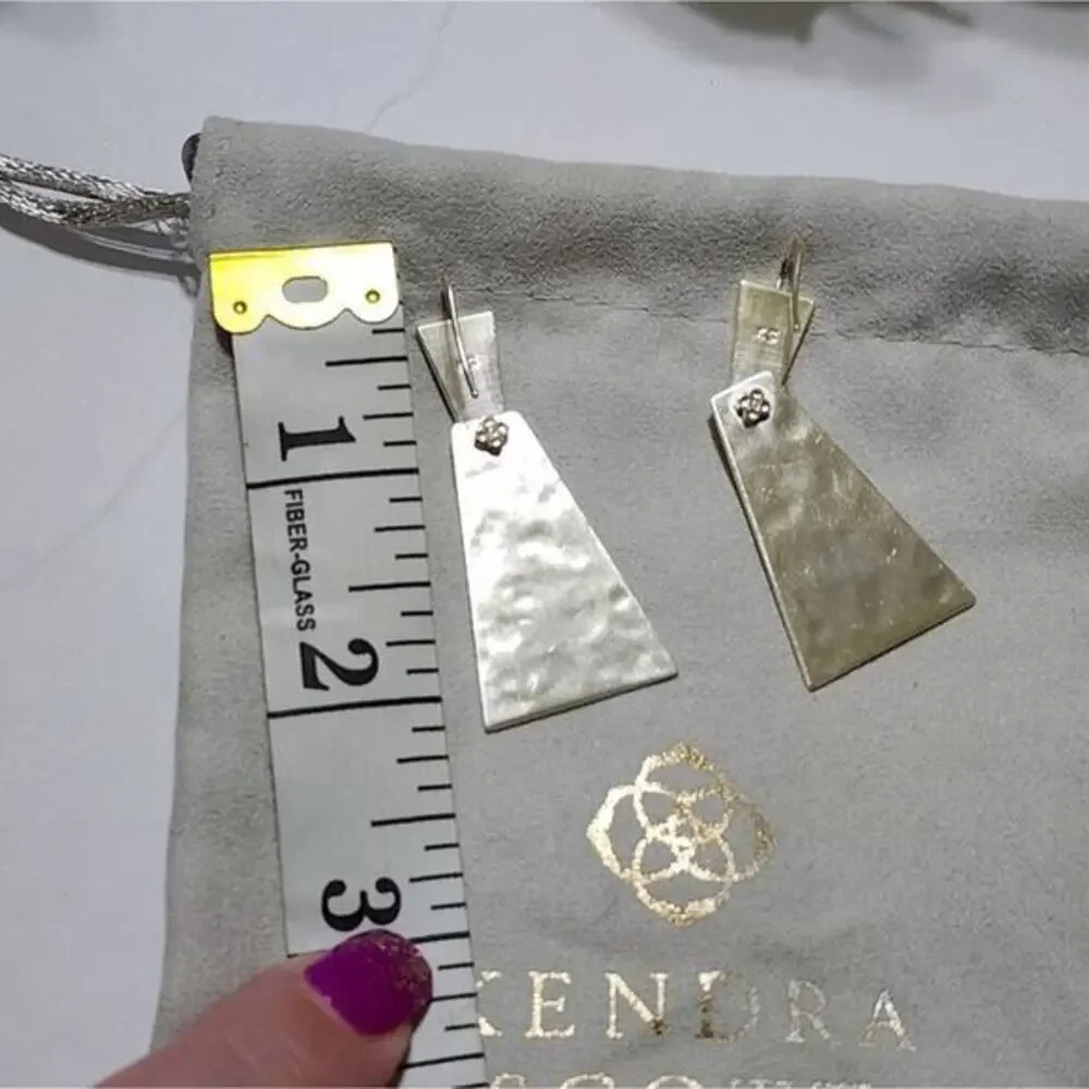 Kendra Scott Keerti Hammered Silver Geometric Trapezoid Dangle Drop Earrings - Picture 5 of 7